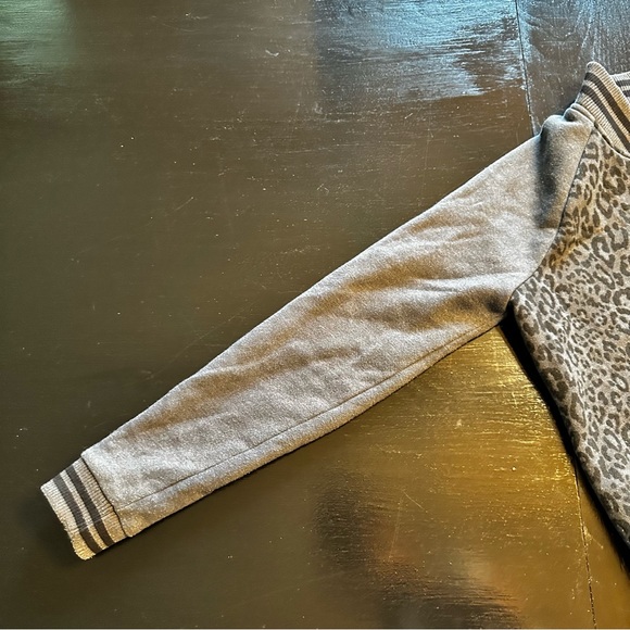 Retro PINK Small Gray Varsity Jacket Look Bedazzled Y2K Animal Peint - Picture 6 of 7